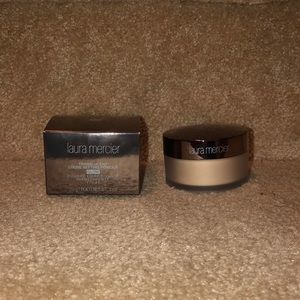 Laura Mercier translucent loose setting powder GLOW